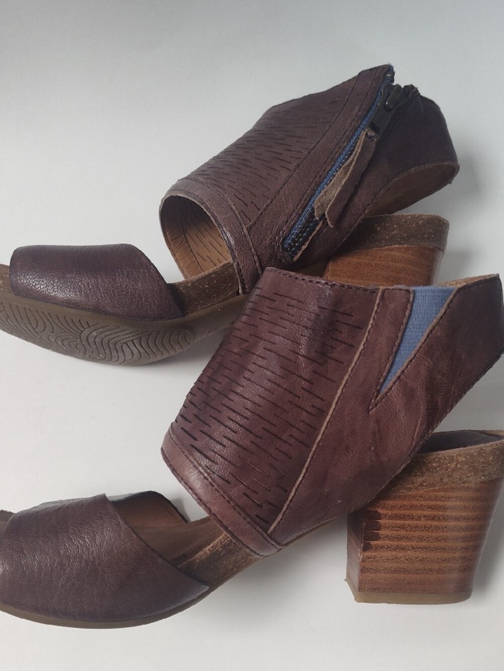 Sofft Brown Textured Leather Cuff Sandals with Ankle Strap - Picture 6 of 7
